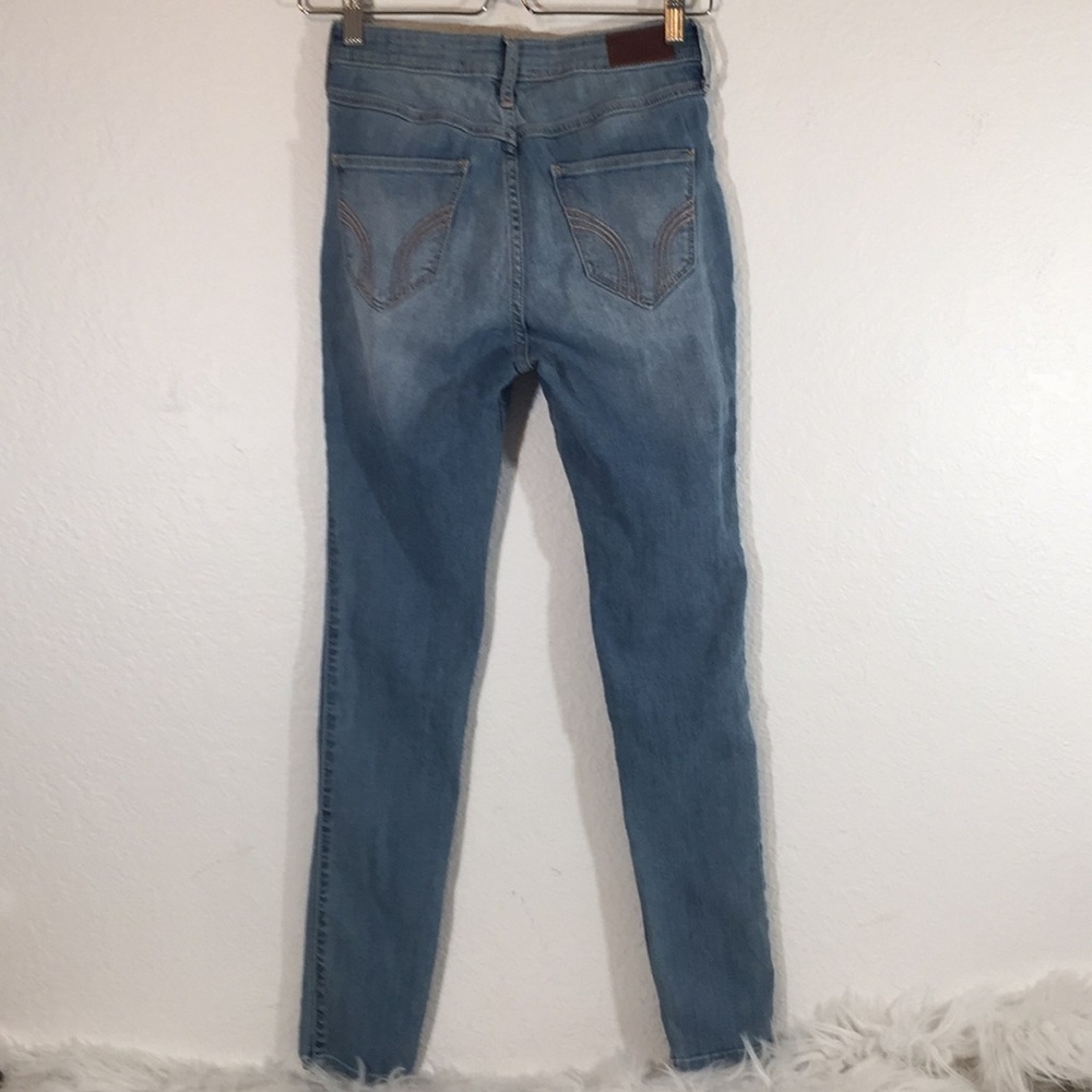 Hollister Ultra High Rise Stretch Skinny Denim - Picture 4 of 7